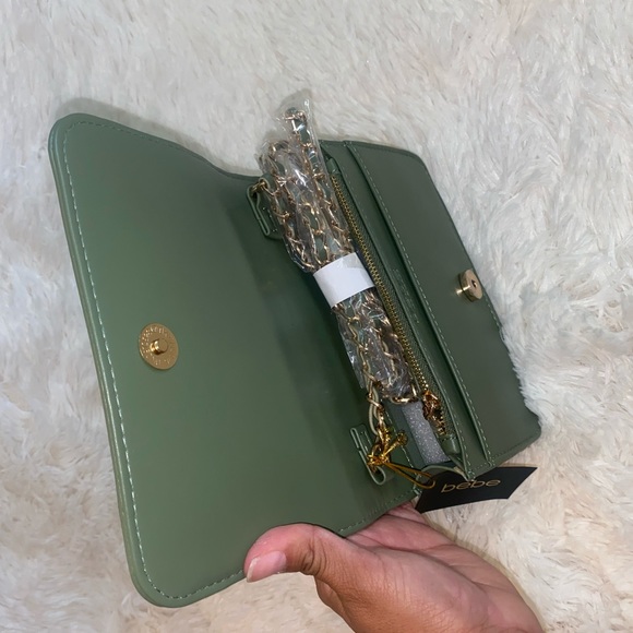 bebe MELENDY FLAP CROSSBODY - Picture 5 of 6